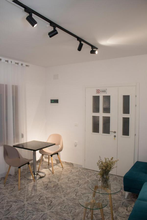 Apartmán Vila Shehaj Luxury Vlorë Exteriér fotografie